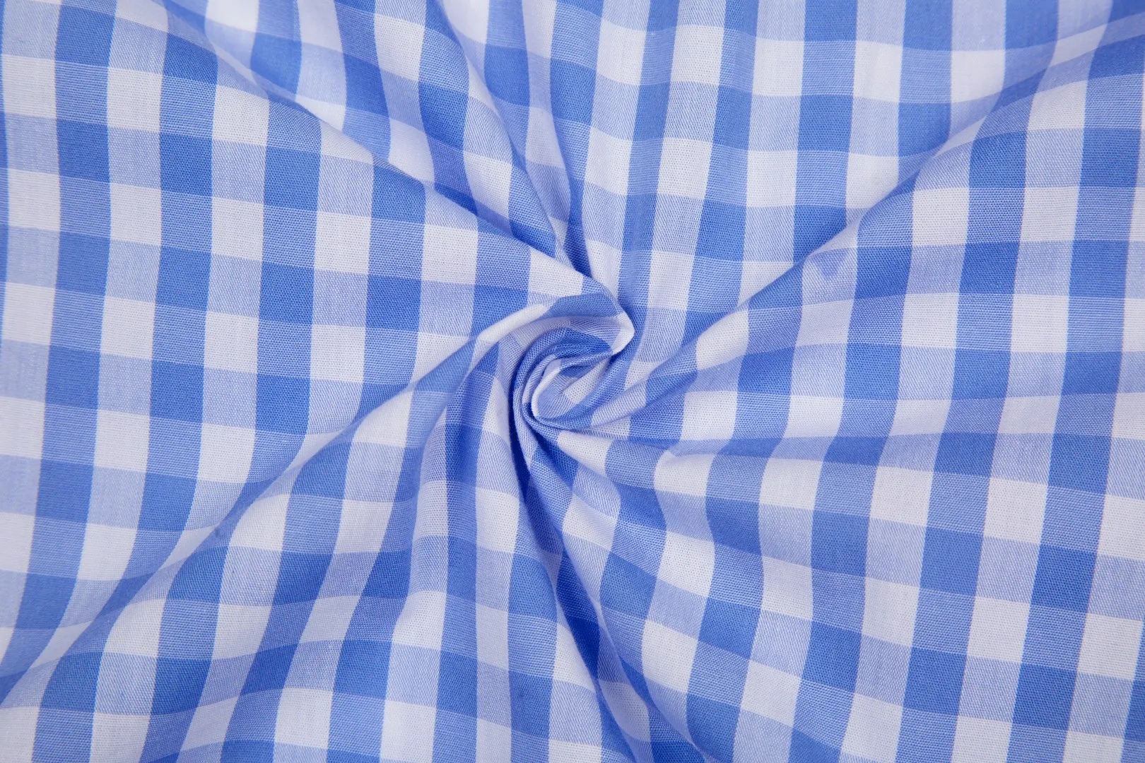 P240 White background picture [Evergreen all year round] Style number: 25120# (not off the shelves all year round) Color: light blue Size: S to Pre-car washing treatment makes the yarn tighter ✅ - Custom-dyed original pearlescent white buttons with different sizes ✅ - Special shaped chiffon foil is included in the collar door tube, which is not easy to deform and pull ✅ - RL refreshing plaid shirt is more naughty and colorful than the simplicity of the solid color shirt. It can be salty or sweet. Daily travel and travel, the production rate is very high